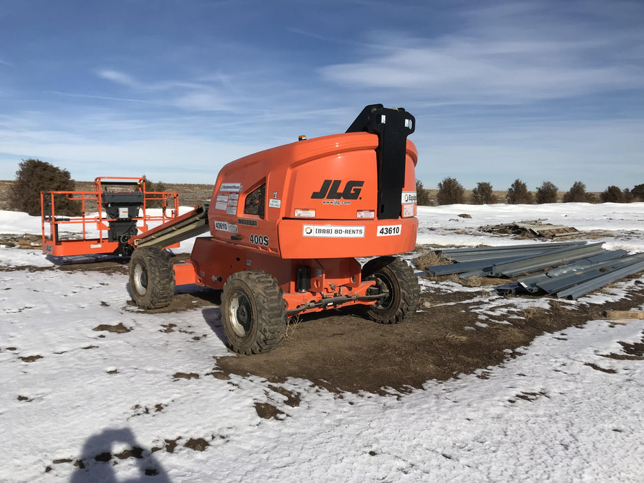 2019 JLG 400S