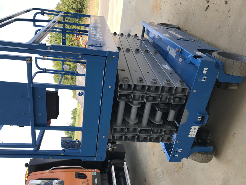 2019 Genie GS-4047 Folding rails with half height swing gate