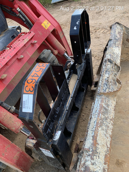 2021 TAKEUCHI 48" Pallet Forks - Takeuchi