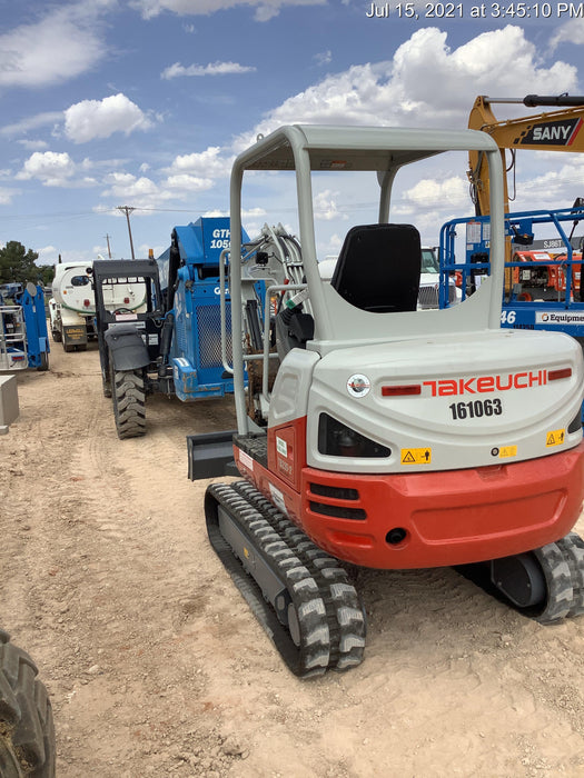 2021 TAKEUCHI TB235-2R