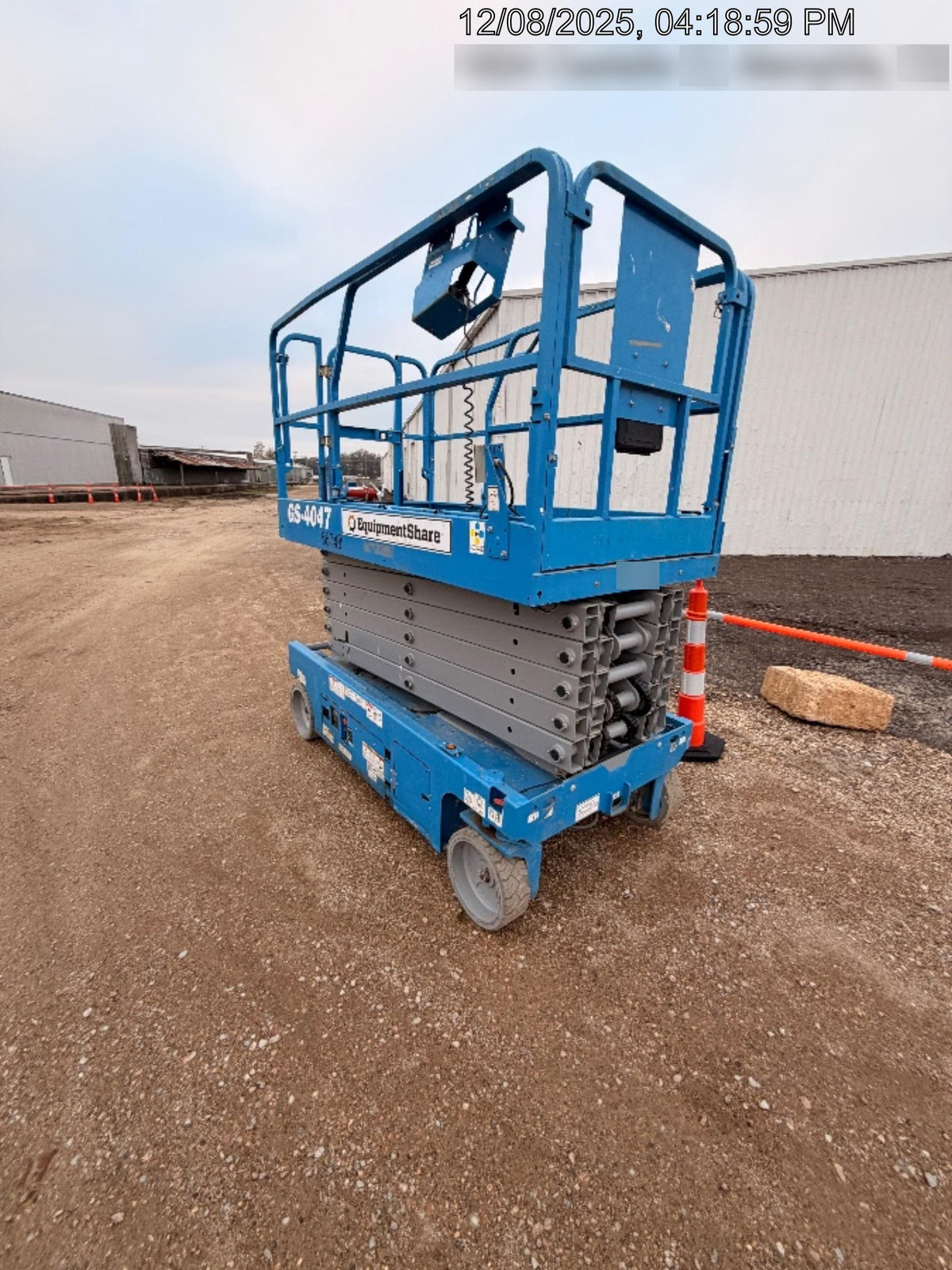 2019 Genie GS-4047 Folding rails with half height swing gate