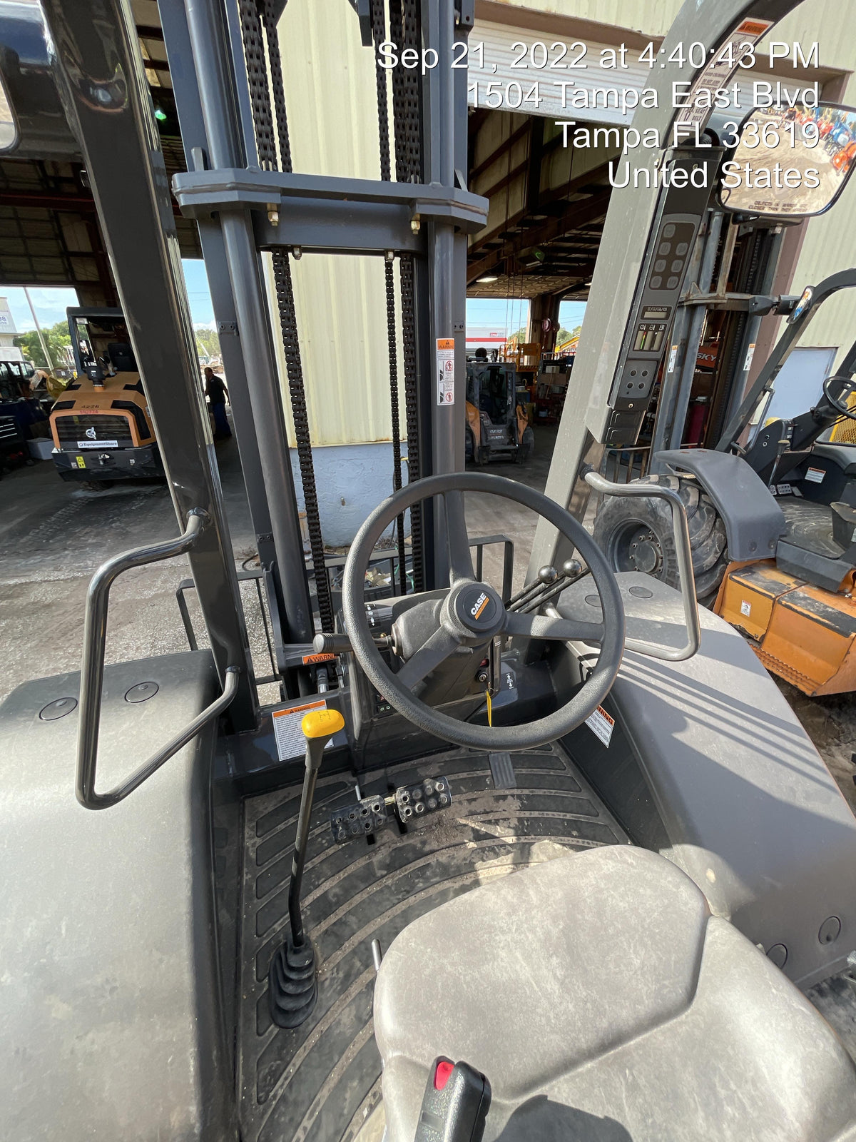 2022 CASE 586H