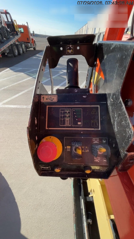2022 JLG ES3246
