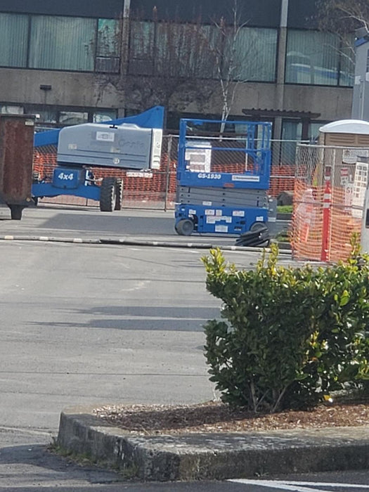 2020 Genie GS-1930 Solid Non Marking Tires, Beacon, Folding rails with half height swing gate, 800W Inverter