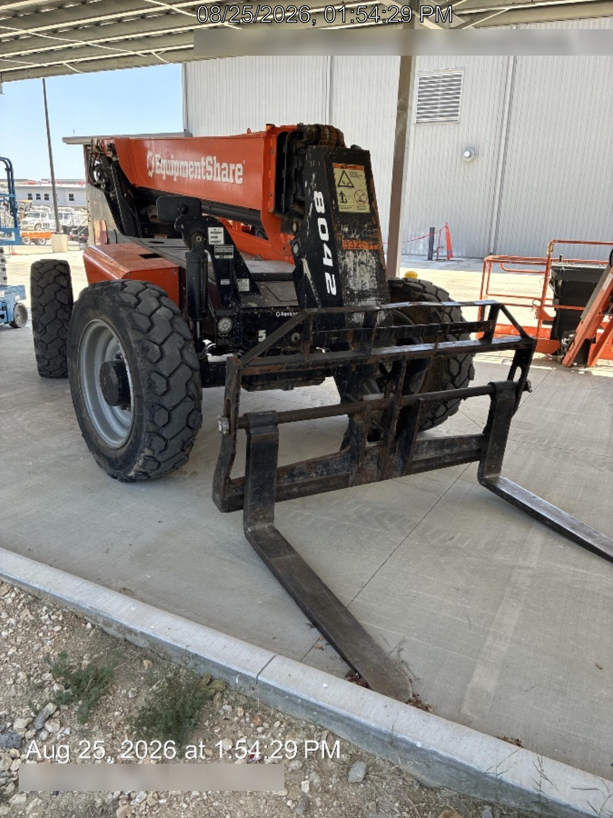 2023 SKYTRAK 8042
