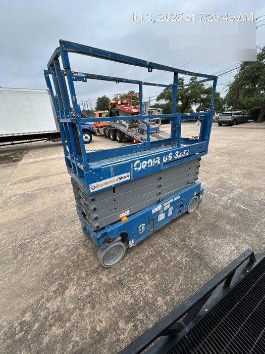 2017 Genie GS-3232 Genie GS3232 Lift w/Folding Rails and Swing Gate