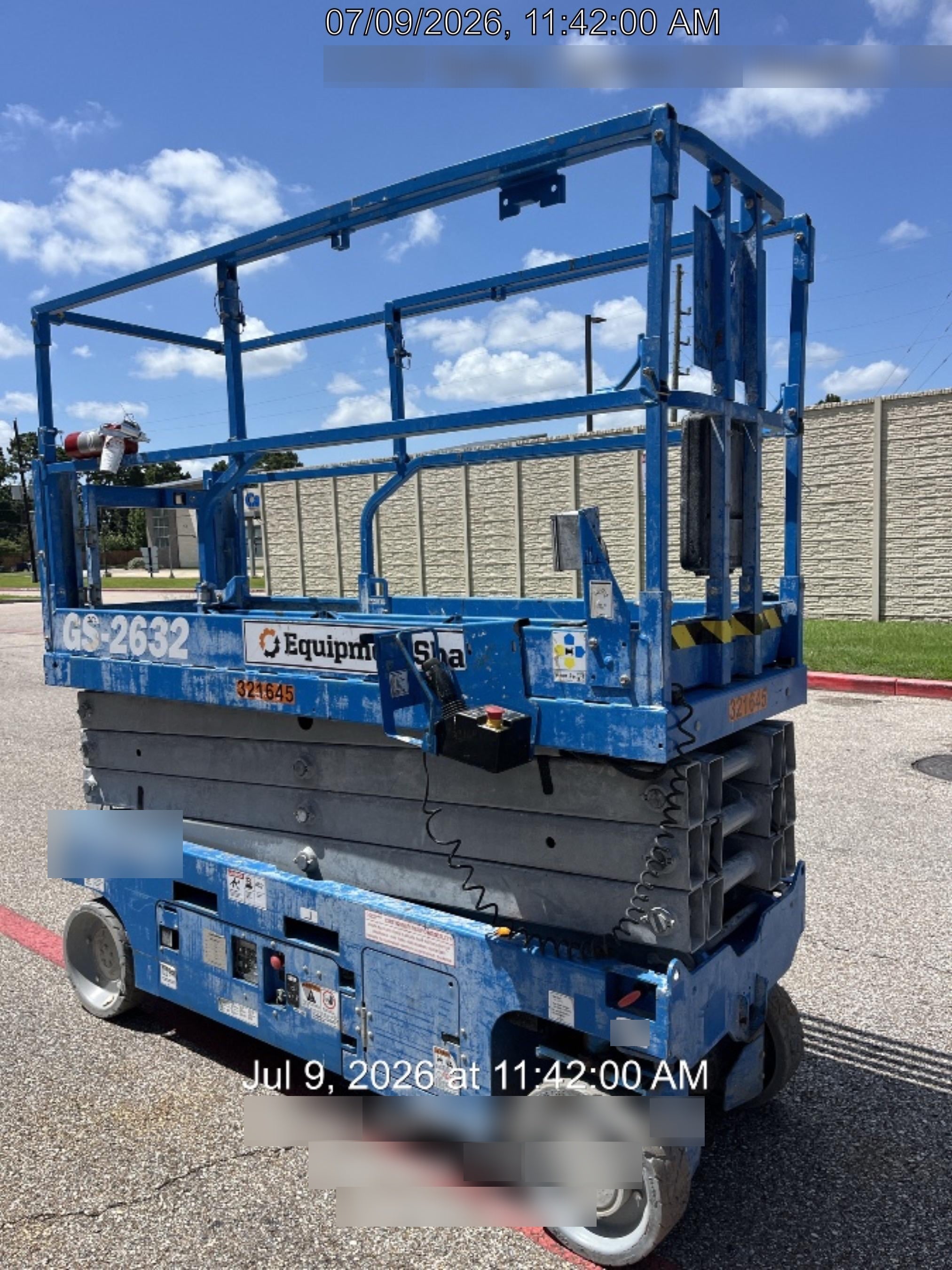 2023 GENIE GS-2632