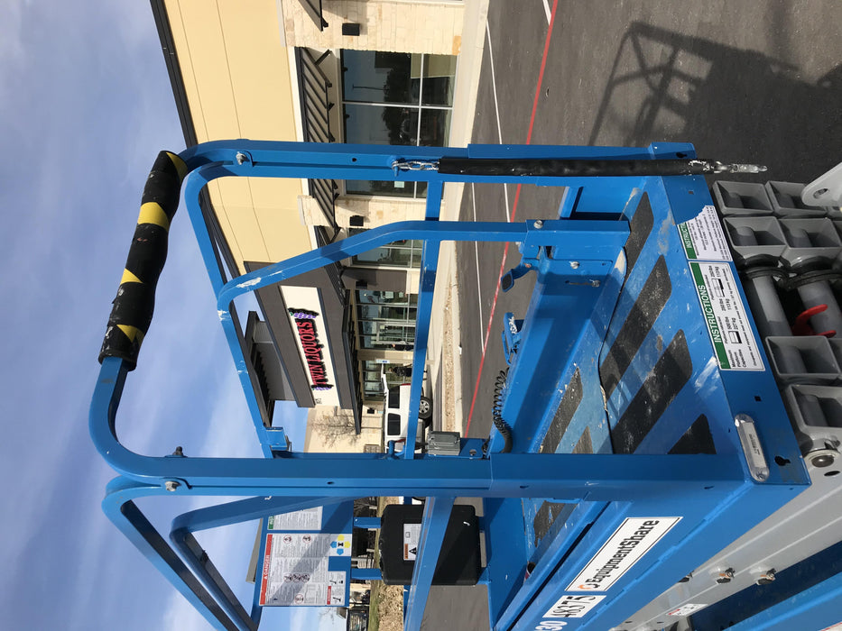 2019 Genie GS-1930 Fixed rails with chain Entry