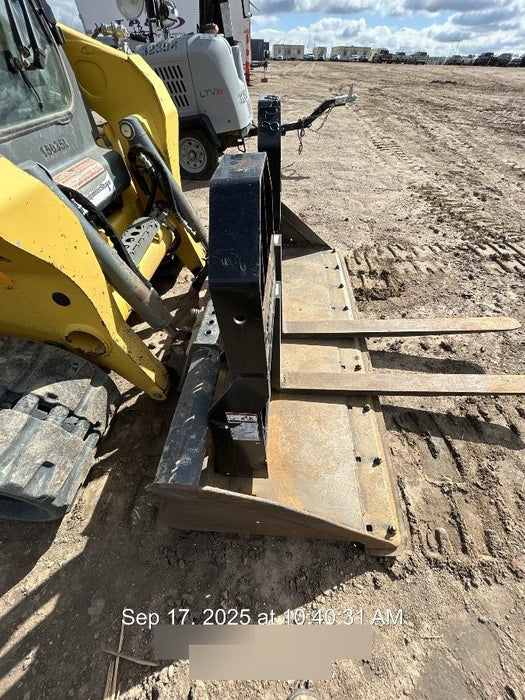 2022 TAKEUCHI 48" Pallet Forks - Takeuchi