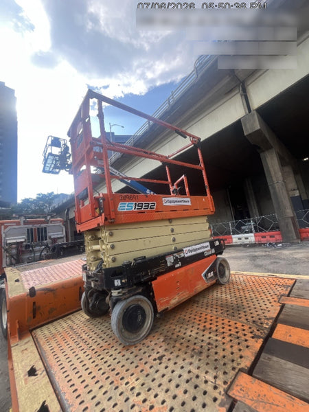 2022 JLG ES1932