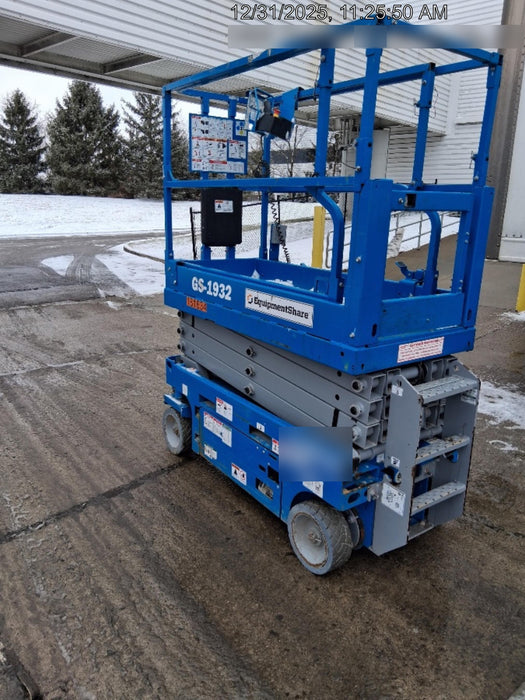 2021 GENIE GS-1932
