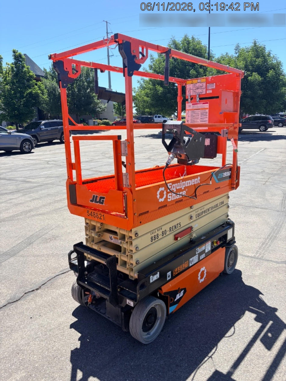 2025 JLG ES1932