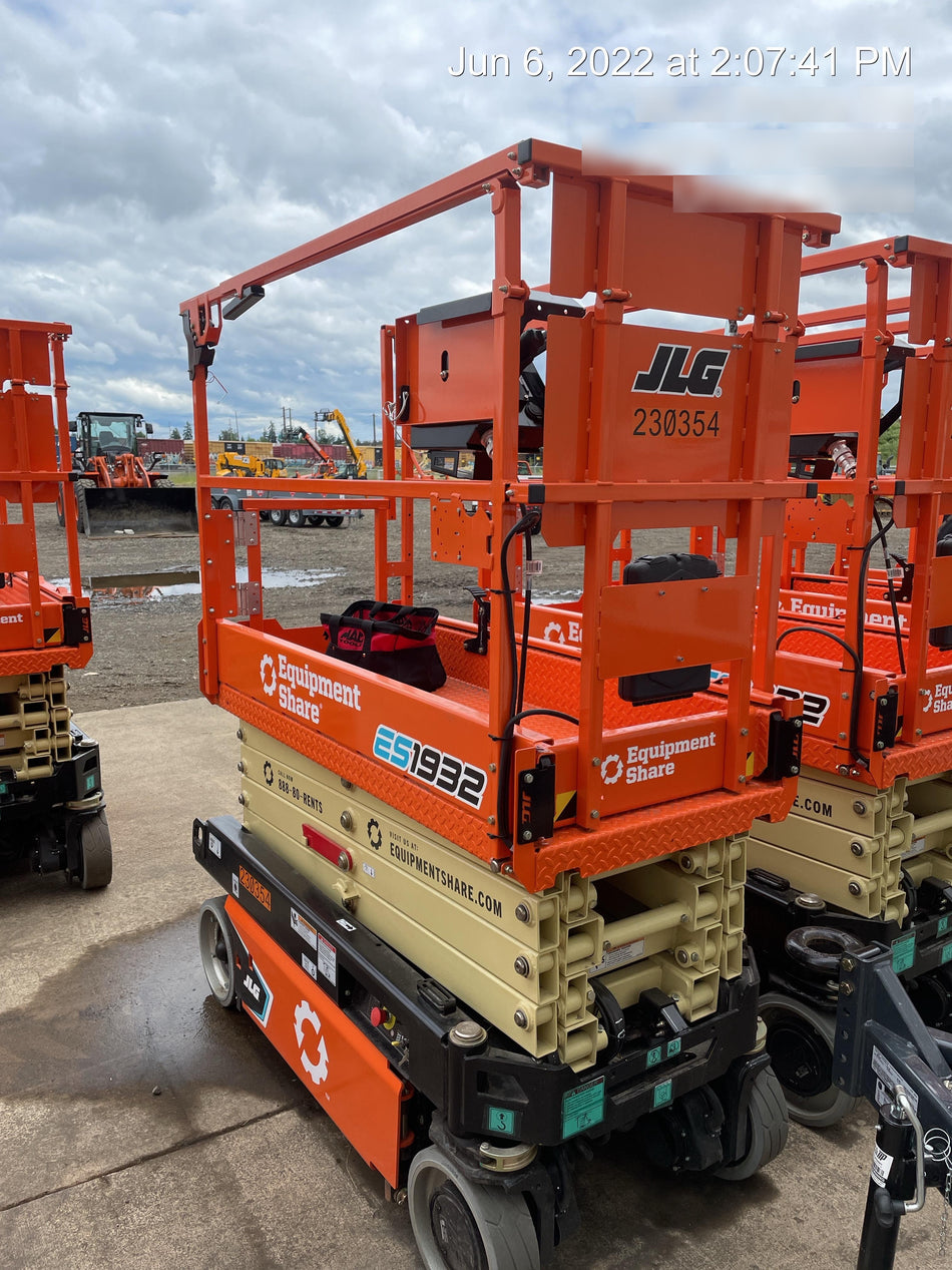 2022 JLG ES1932