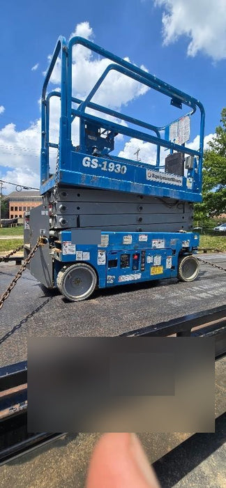 2019 Genie GS-1930 Fixed Rails with Chain Entry