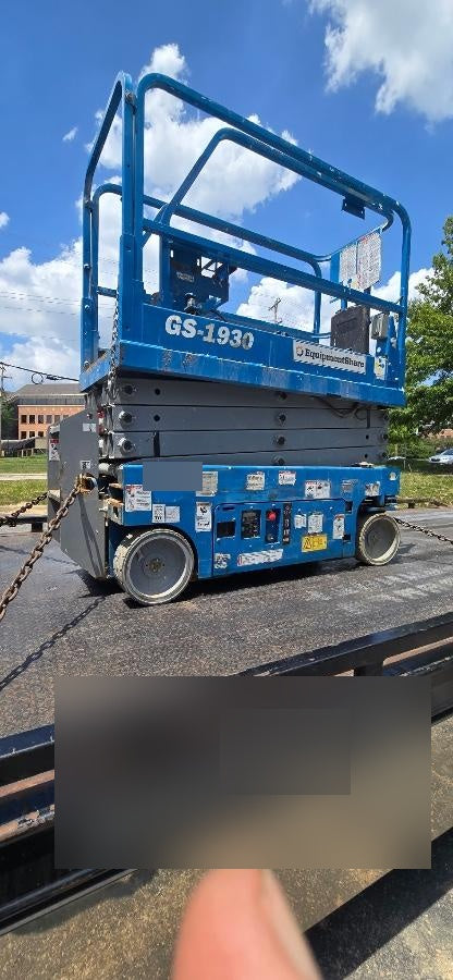 2019 Genie GS-1930 Fixed Rails with Chain Entry