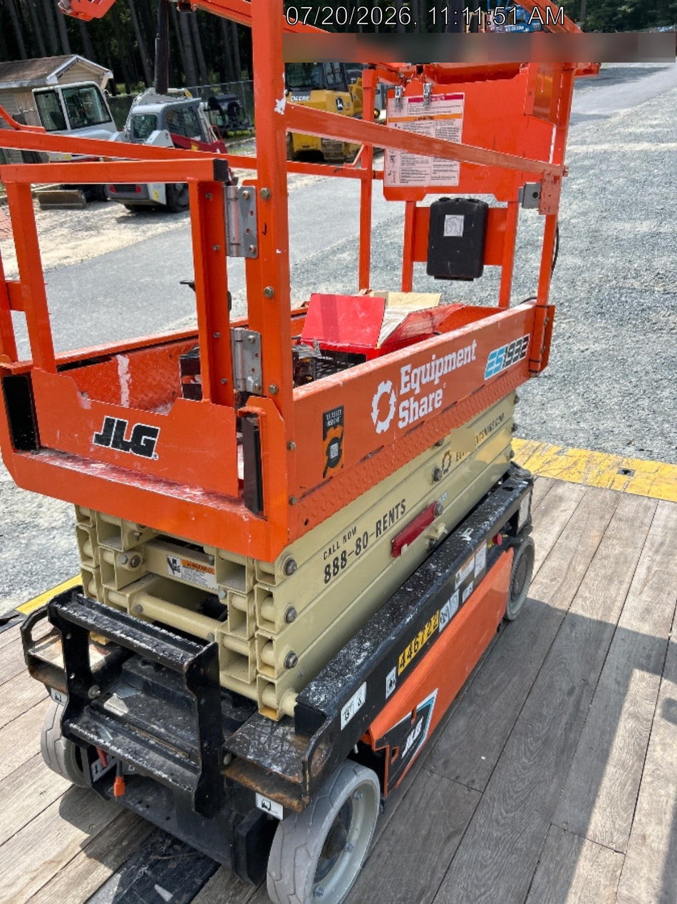 2024 JLG ES1932