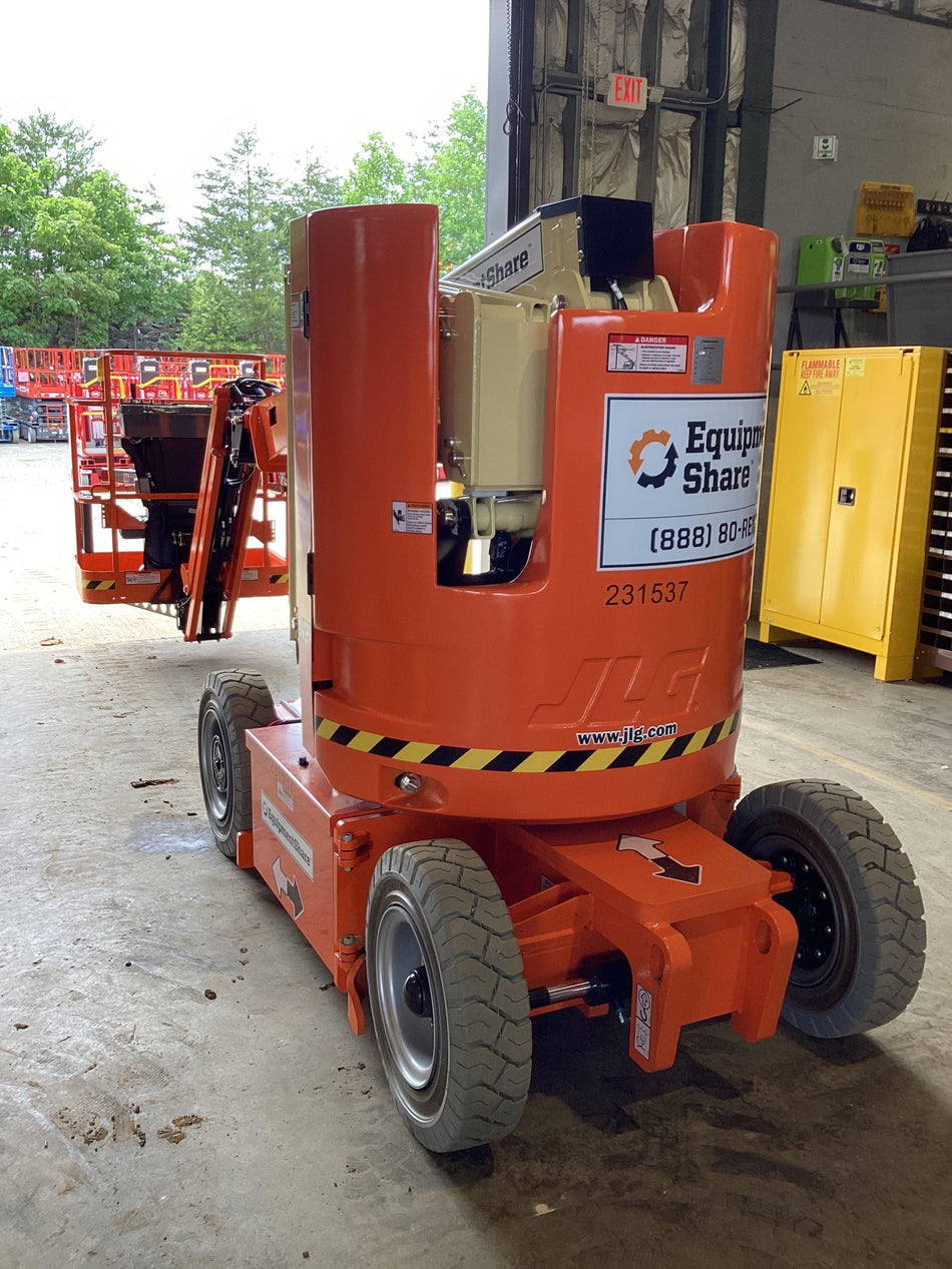 2022 JLG E300AJP