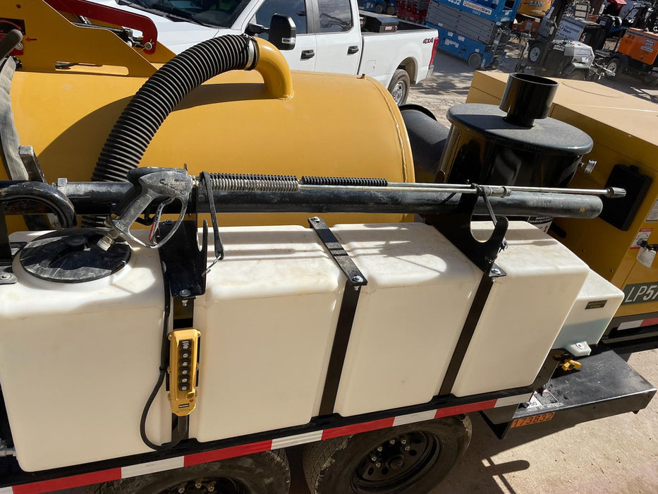 2021 Vac-Tron LP573XDT T4 Koehler Diesel Engine, 500 Gallon Debris Tank, x2 100 Gallon Water Tanks