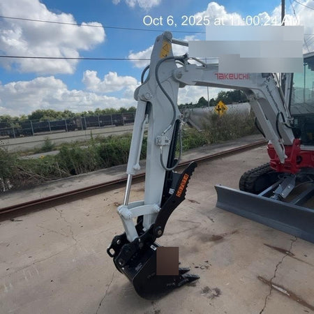 2025 TAKEUCHI 18" HD Bucket - Takeuchi