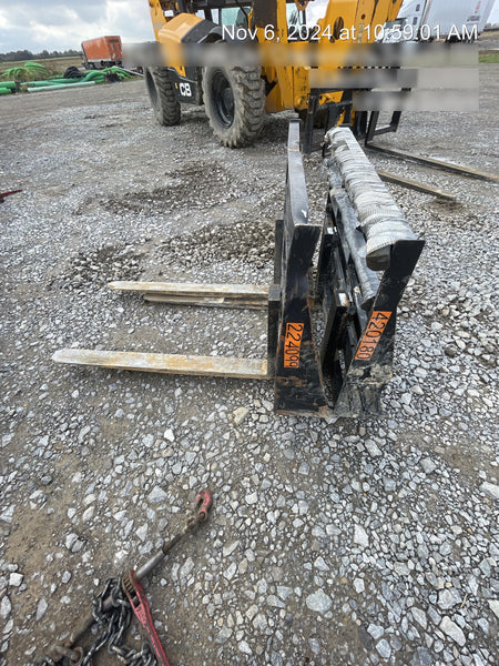 2024 ARROW MATERIAL HANDLING 48" Pallet Forks - Arrow