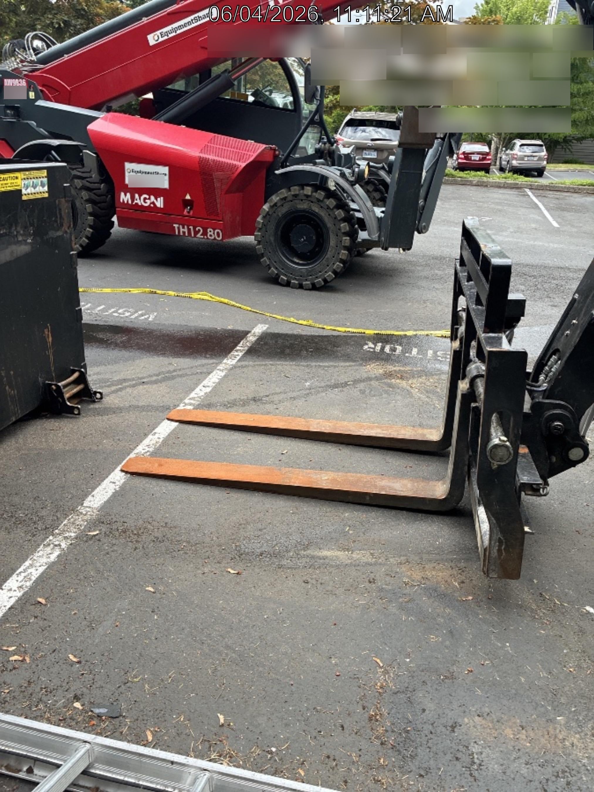 2022 JLG 1075