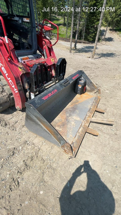 2022 TAKEUCHI 48" Pallet Forks - Takeuchi