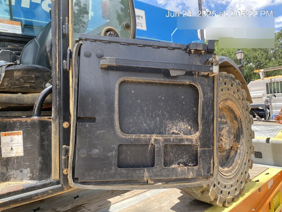 2019 Genie GTH-844 Genie GTH-844 w/Enclosed Cab w/HVAC, Work Lights, Solid Tires, Beacon, 60" Carriage and Forks