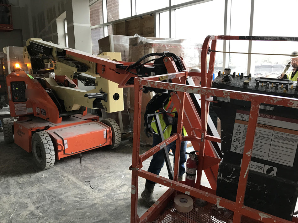 2019 JLG E400AJPN