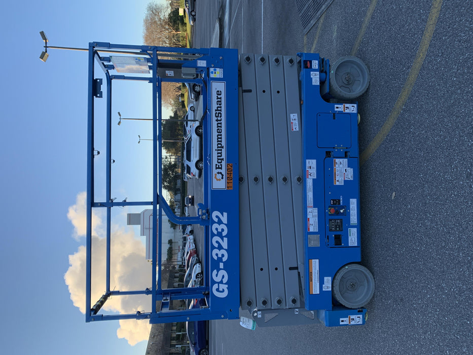 2020 Genie GS-3232 Standard, Folding half height swing gate