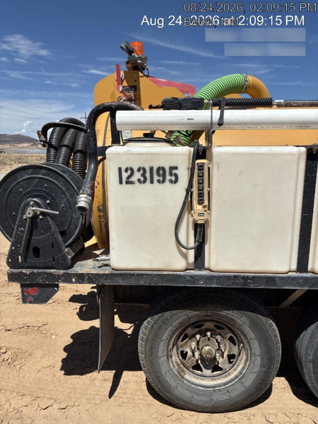 2021 Vac-Tron LP573XDT 500 Gallon Debris Tank w/ Hydraulic Tilt, two (2) 100 Gallon Water Tanks, Low Profile Torsion Axles (12,000 GVWR)