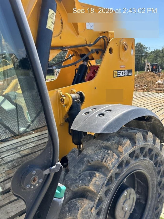 2019 JCB 509-42 74 HP w/CAB/HVAC, Beacon, Aux Hydraulics, Worklights, Solid Tires