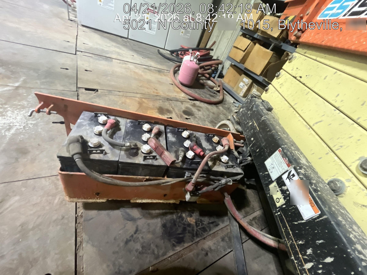 2021 JLG ES1932
