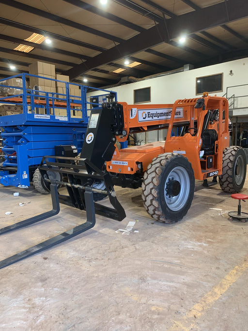 2020 Skytrak 8042 74 Hp, FF Tires, Work Lights, Beacon, Aux Hydraulics, Back up Alarm, Lifting Eye, ES Decals