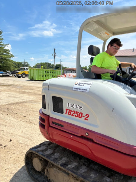 2021 TAKEUCHI TB250-2