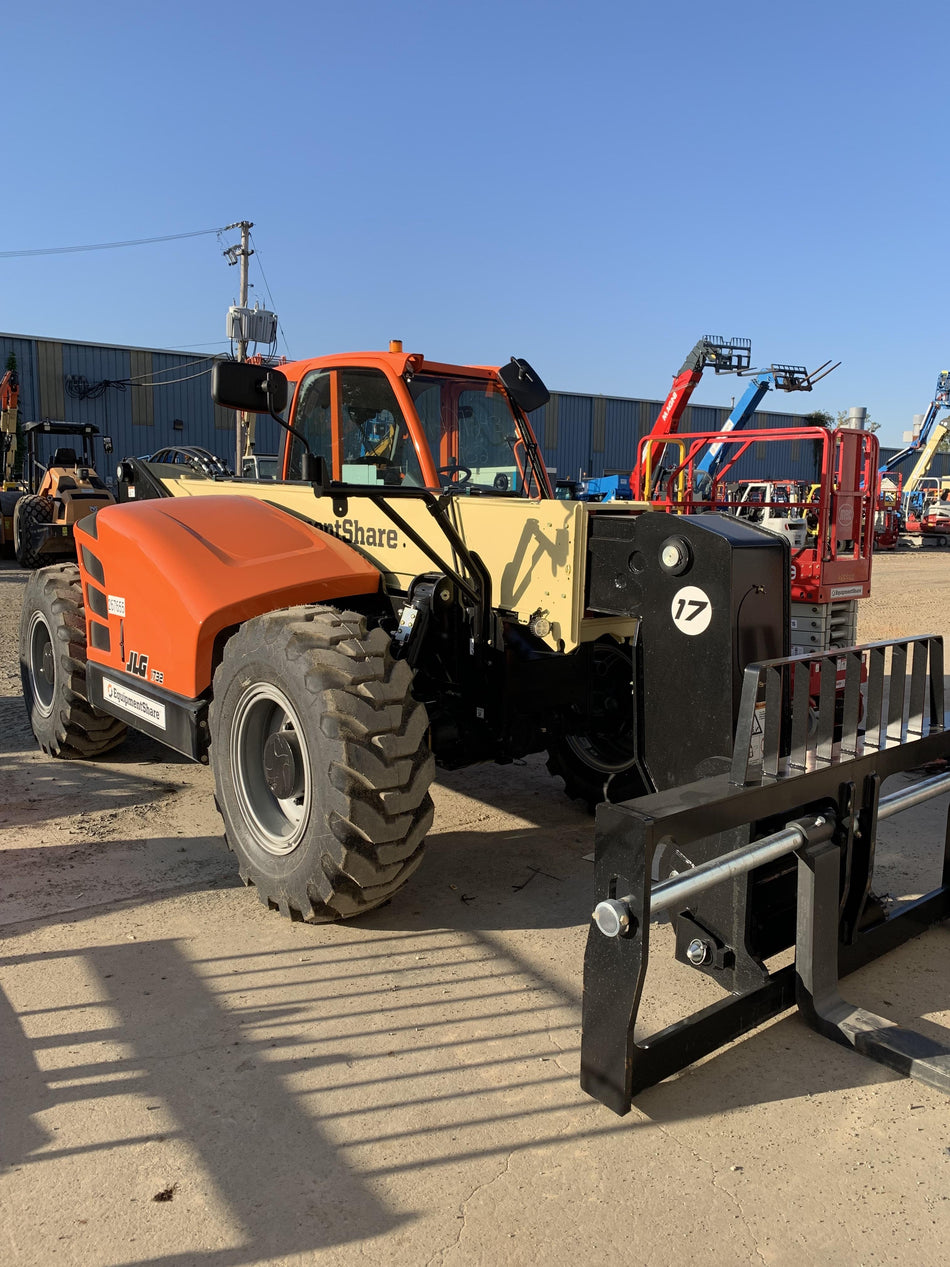 2022 JLG 1732