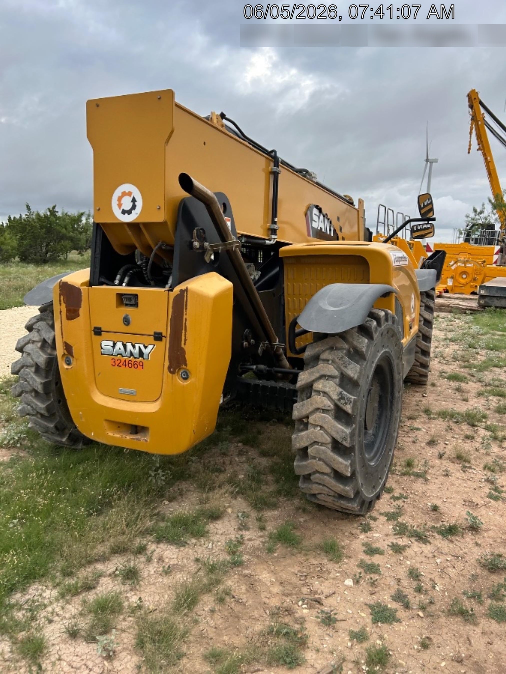2023 SANY STH1056