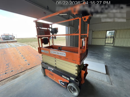 2021 JLG ES1932