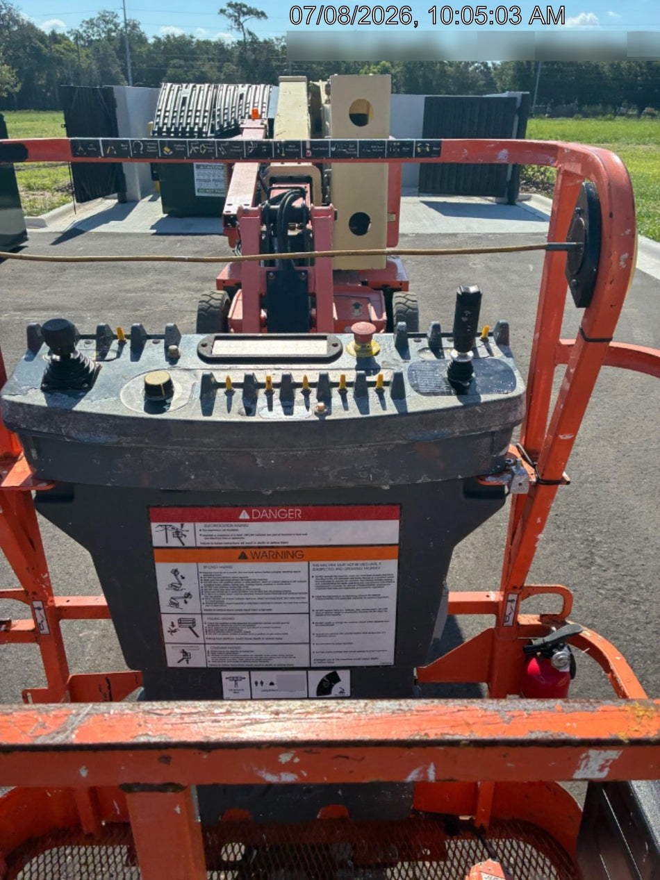 2019 JLG E400AJPN