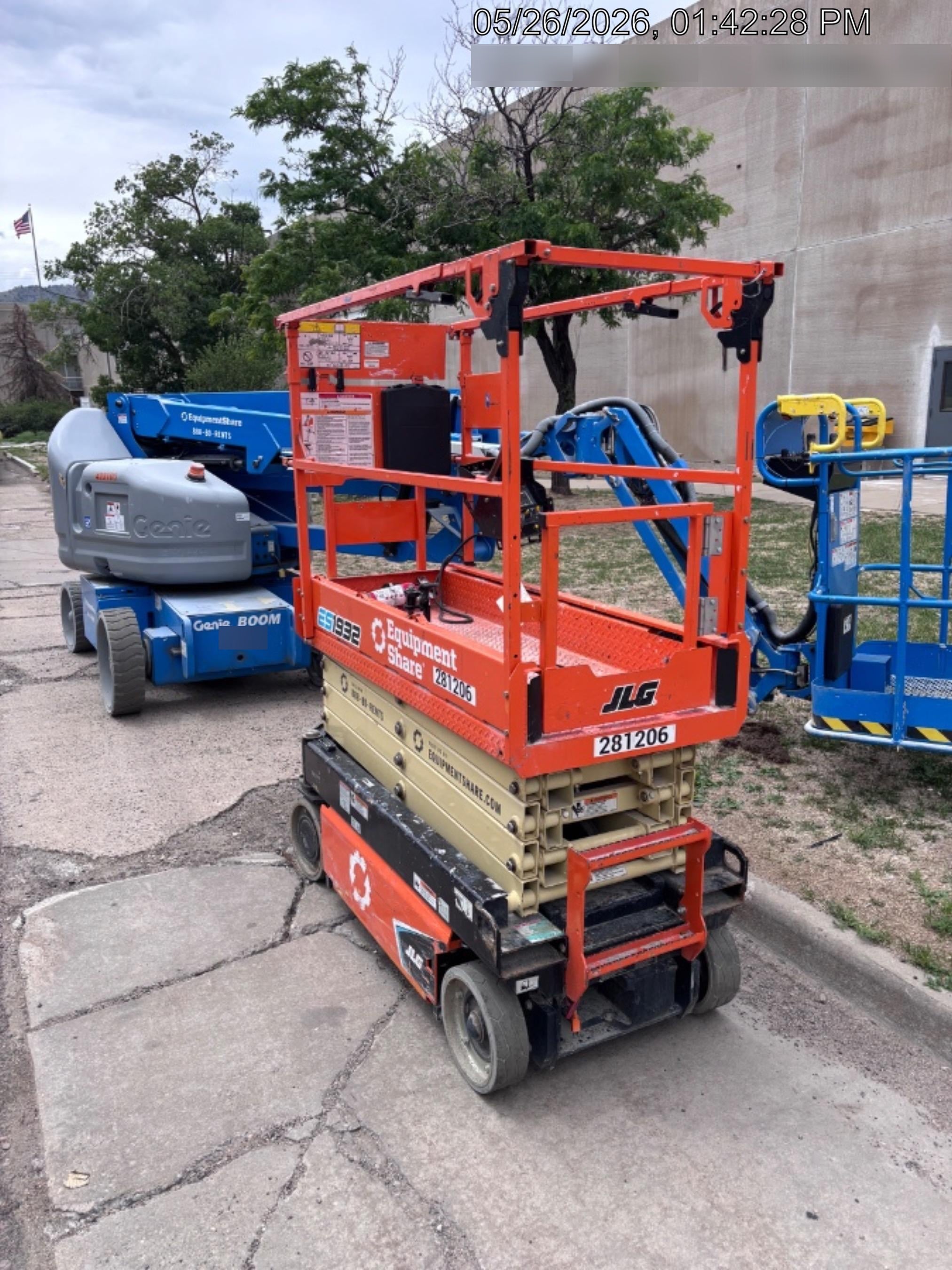 2022 JLG ES1932