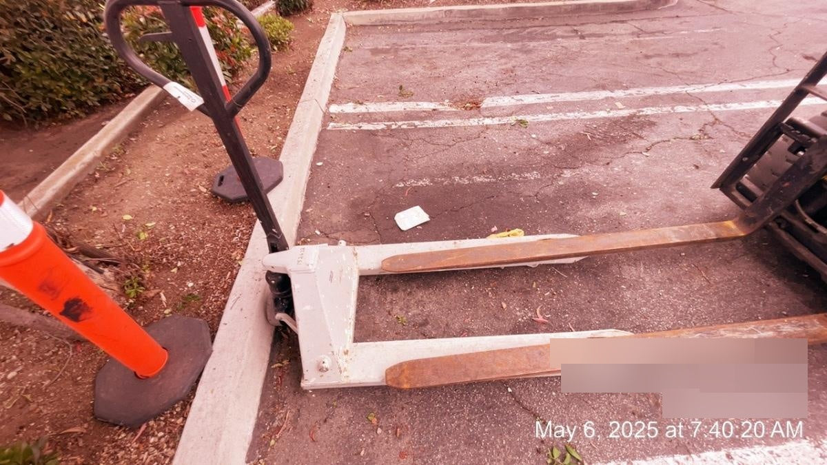 2021 HAUL MASTER Manual Pallet Jack 4,000 lbs