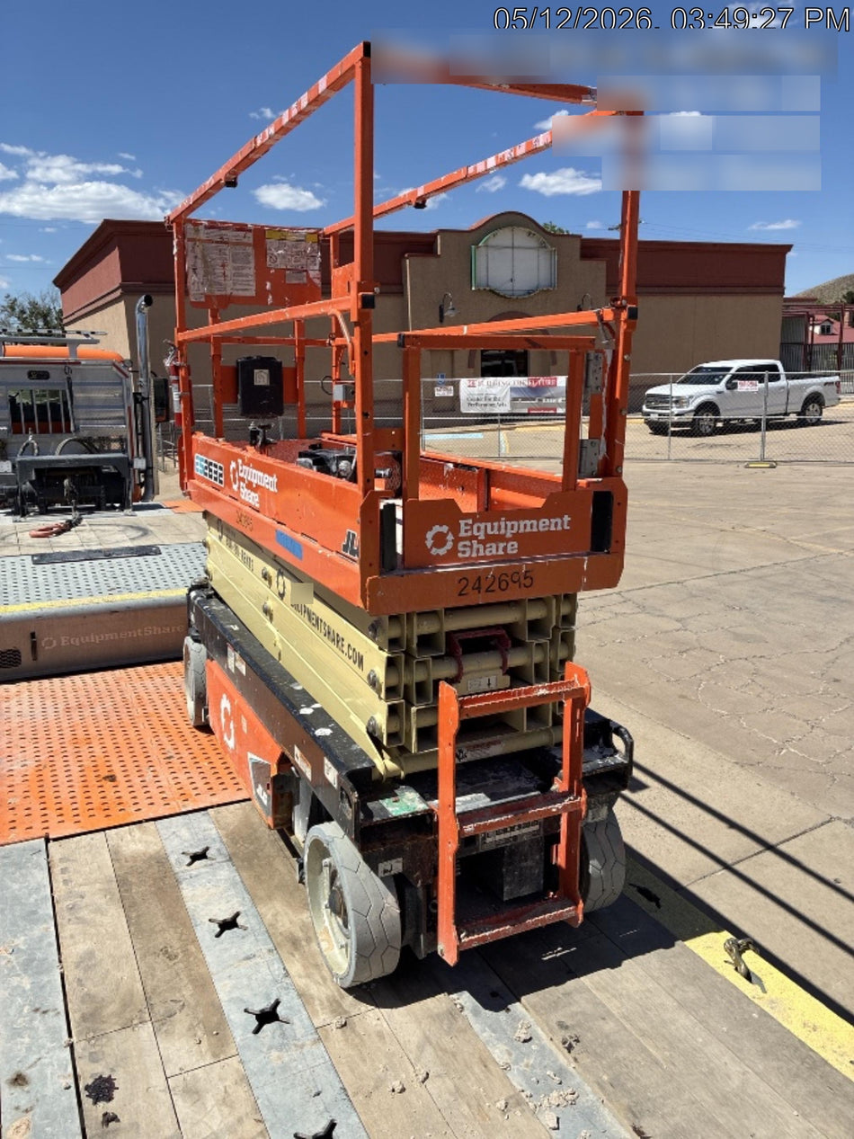 2022 JLG ES2632