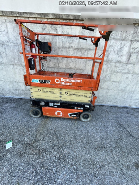 2023 JLG ES1932