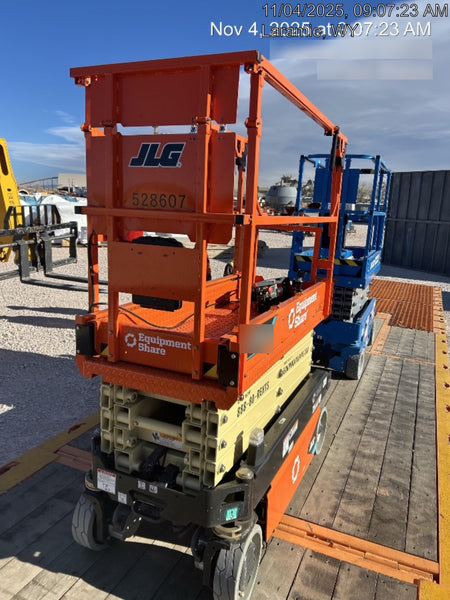 2025 JLG ES1932