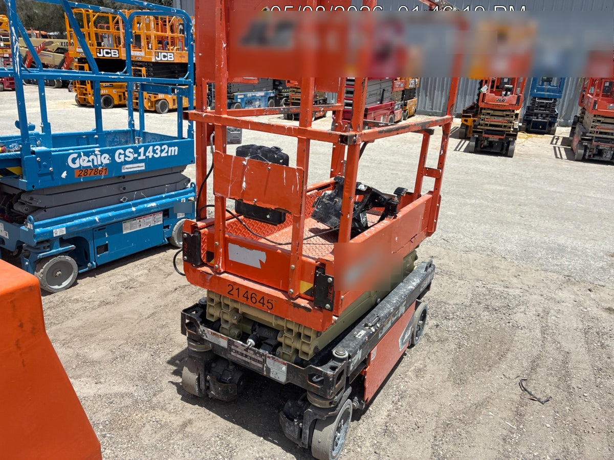 2022 JLG ES1330L