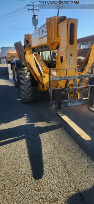 2019 JCB 512-56 Canopy, 109 HP, Solid Tires, STD Worklight, Beacon, Aux Hydraulics, Lifting Eye, Back up Alarm w/66" Carriage/60" Forks