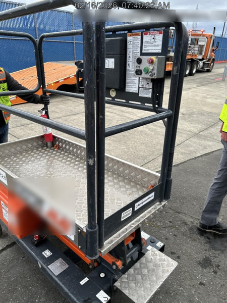 2023 JLG 1030P
