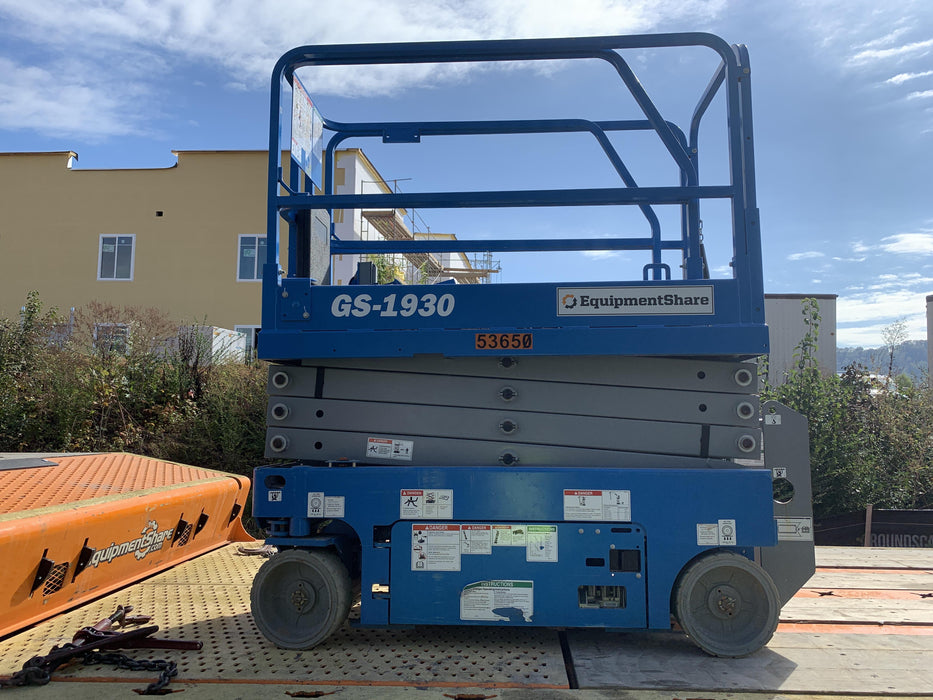 2019 Genie GS-1930 Fixed Rails with Chain Entry