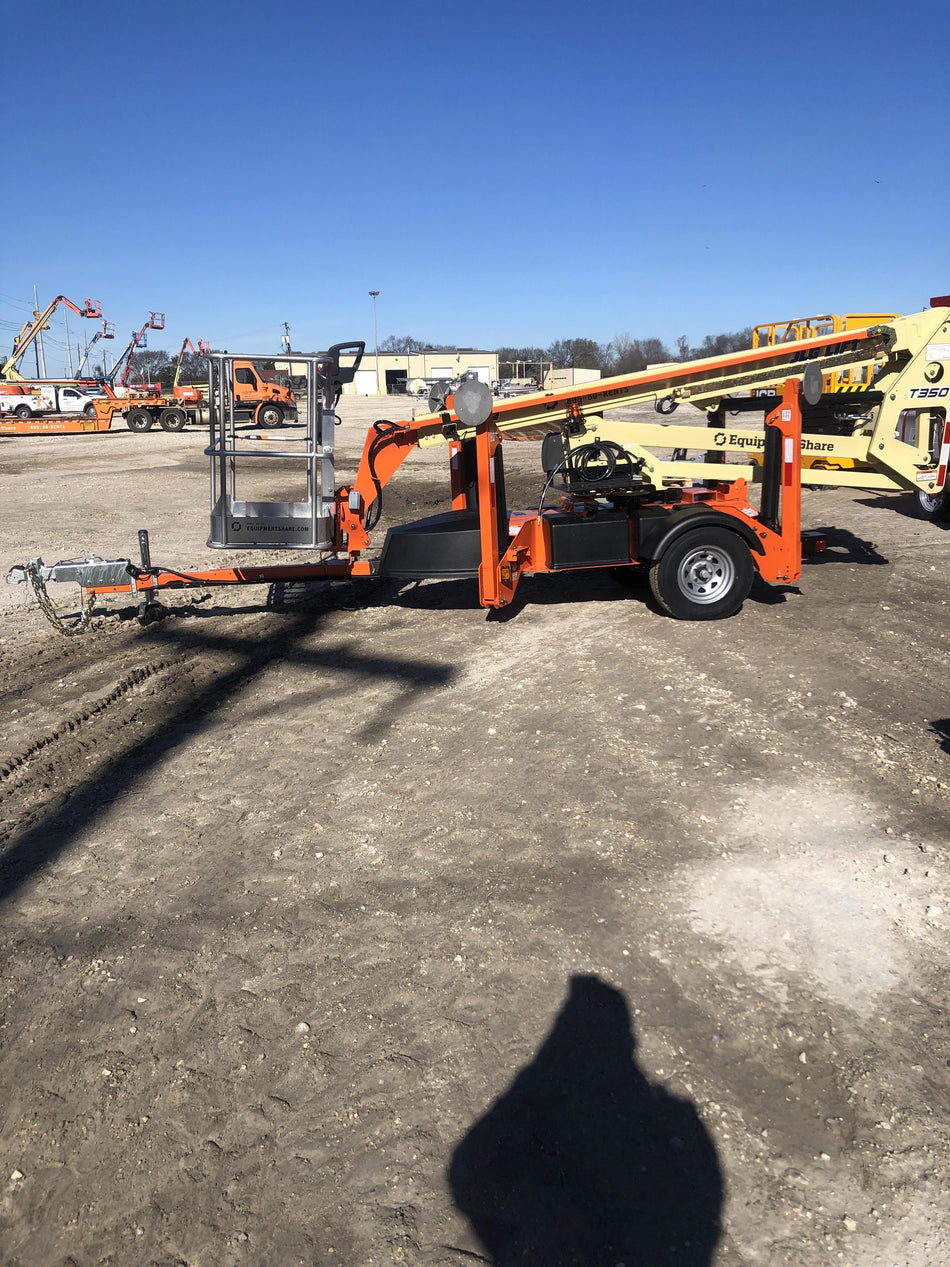 2022 JLG T350