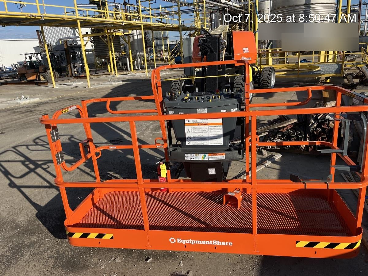 2025 JLG 660SJ