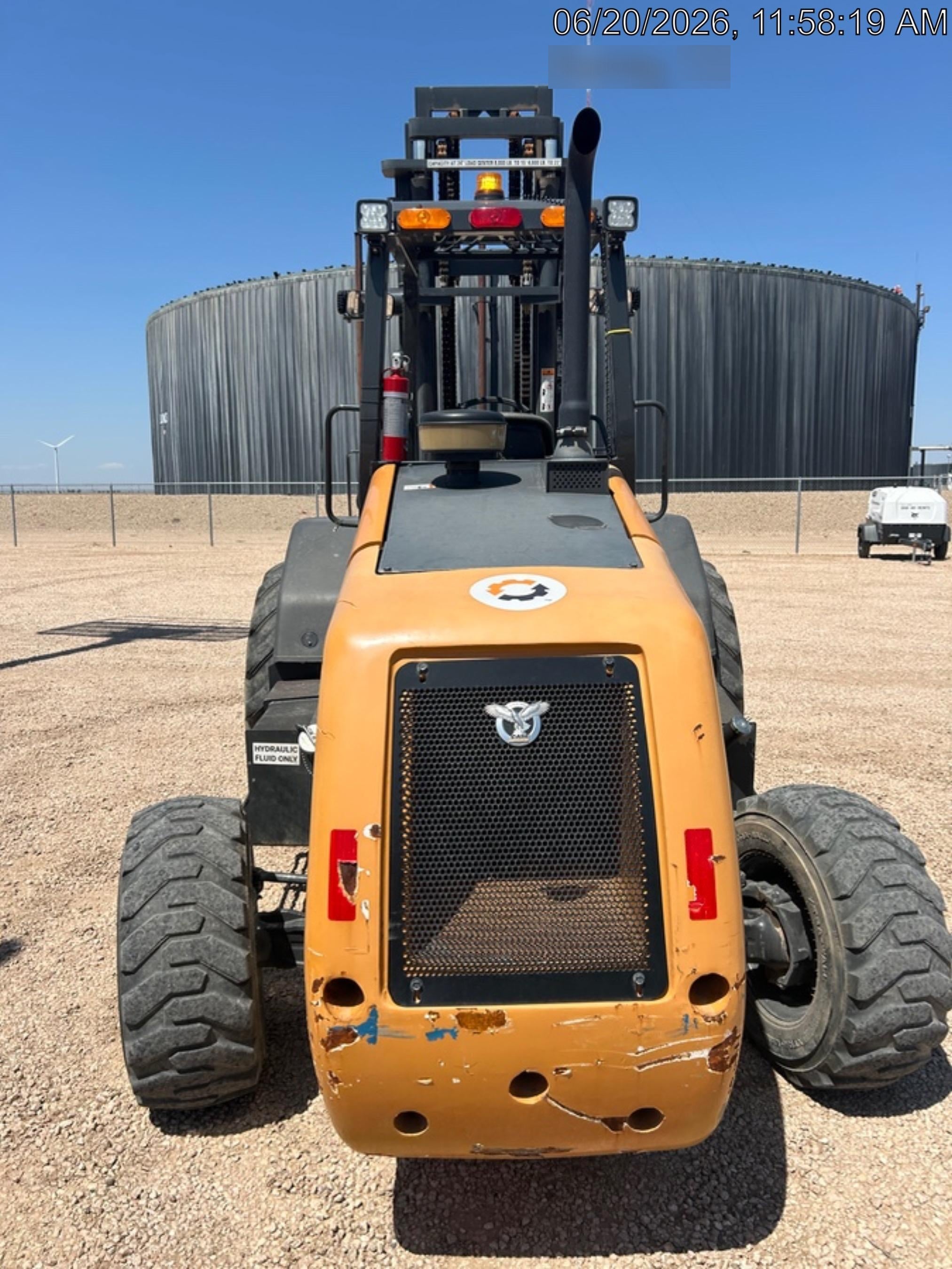 2023 CASE 588H